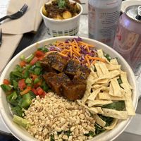 Peanut kale tofu salad and Mac and cheese   at Beatnic - Rockefeller Plaza in New York City