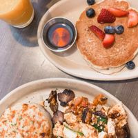 Scrambled tofu with soyrizo and pancakes 🥰 at Snooze - Larimer St in Denver