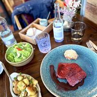 Sellerieschnitzel umzogen von rote Beete, mit Bratkartoffeln, einen kleinen Salat und einer Cucumis Lavendel-Limonade. Lecker!  at Zollenspieker Fährhaus in Hamburg