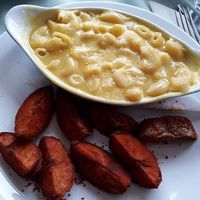 Vegan mac n cheese and potato wedges - yum! at Pots in Falkirk