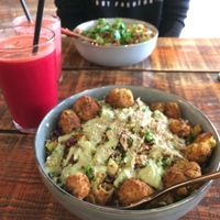 Plant bowl and Upbeeter juice  at We Feat Pure Organic in Aalborg