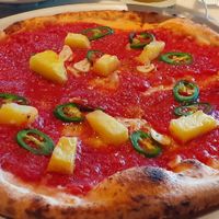 Pineapple and Chilli toppings at 800 Degrees - Shinjuku in Tokyo