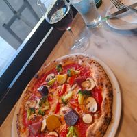 Vegan pizza at 800 Degrees - Shinjuku in Tokyo