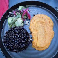 Cannelloni de courgettes champignons noisettes, patates douces, riz et pesto de fanes  at Like An Elephant in Lyon