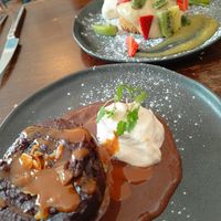 Moelleux au chocolat et sablé aux fruits at Like An Elephant in Lyon