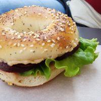 Beetroot and bean cream bahel at Beigelistai  in Vilnius