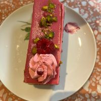 strawberry/raspberry cake at Jo and Nana Cakes in Paris