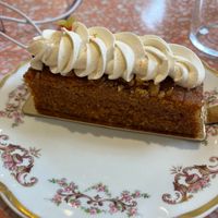 carrot cake at Jo and Nana Cakes in Paris