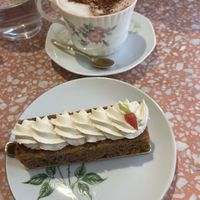   at Jo and Nana Cakes in Paris