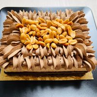 Snickers Cake   at Jo and Nana Cakes in Paris