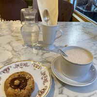 Cookie noisette et chai latte   at Jo and Nana Cakes in Paris