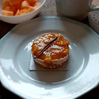 Spicy mango pie to go at Jo and Nana Cakes in Paris