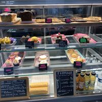 Display case  at Jo and Nana Cakes in Paris