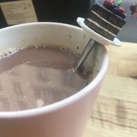 Hot chocolate at Jo and Nana Cakes in Paris