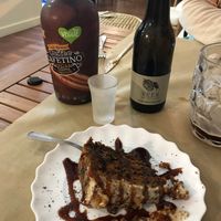 Tarta de zanahoria, cerveza negra artesana y Cafetino Vegan!! at Mama Eco in Alcala De Henares