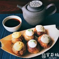 Mixed flavor - classic, curry, and oolong tea at Bǎo Gū Shāo 寶菇燒 - Mushyaki in Taipei