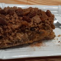 Raw apple pie at Peas in Athens