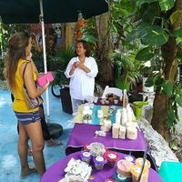 Viernes se tianguis en el jardín  at El Jardin de Todas in Playa Del Carmen