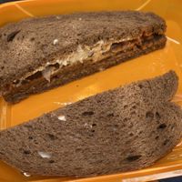 Sariracha tempeh reuben at Perks in St George