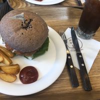 Vegan burger at yummyyomil in Seoul
