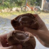 Bollo relleno de chocolate at yummyyomil in Seoul
