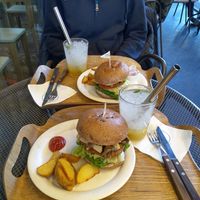 Lunch sets at yummyyomil in Seoul