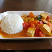 Emoji curry 🥘 dish at Emoi in Helsinki