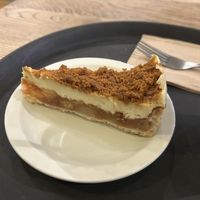 Apple Crumble & Custard Tart 4,75€  at Caffe Nero in Galway