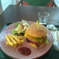 Burger at LN Fortunate Coffee in Shanghai