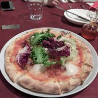 Vegan pizza at La Luce in Fujikawaguchiko