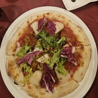 Vegan pizza with Vegan Mozarella at La Luce in Fujikawaguchiko