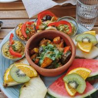 vegan breakfast at Neither Yesterday Nor Tomorrow in Berlin