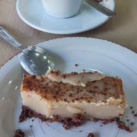 postre: bizcocho con flan, café at Verdetariano in Sevilla