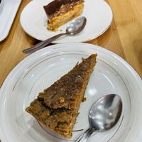 Torta de abuela and matcha cake  at Verdetariano in Sevilla