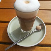 Iced Latte with Oat Milk at Hier & Jetzt in Soest