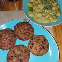 Giant beans and tomato fritters at Tamam in Crete