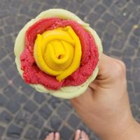 Flower ice cream at Gelarto Rosa - Szent István in Budapest