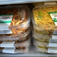 Different vegan options  at ORD - Fresh Market on the Go - T1 in Chicago