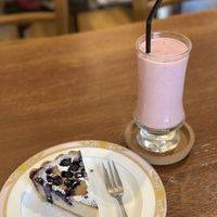 Vegan pie and smoothie with soymilk  at Tomy Muesli in Takayama