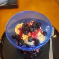 Ice cream with blueberries, not vegan at Tomy Muesli in Takayama