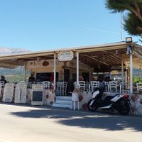 The taverna at Taverna Kalyva in Crete