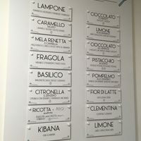 Easy to understand menu at Gelato Davvero in Lisbon