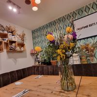 Interior at Sanseveria Bagelsalon in Bruges