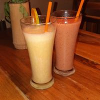 2 fruit shakes at Ethos in Bangkok