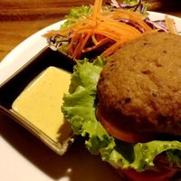 Tempa burger with peanut sauce, 
the bread was really dry and not the best vegan burger I tried at Ethos in Bangkok