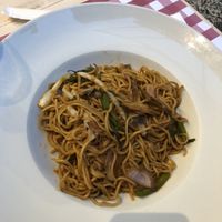 Vegetarian Phat Thai at Miam Miam in Ioannina