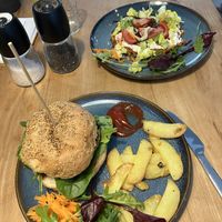 Wildwuchs Burger und Karottenrösti at Wildwuchs in Neuruppin