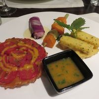Tarte tatin with mini tomatos, red cabbage roll, polenta fries, skewer with carrots and zucchini, chillisauce (2015) at Het Stadhuis in Oostburg