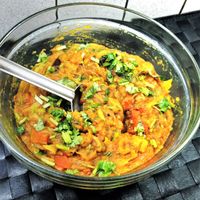 Bengan Bhartha (eggplant grilled and prepared in curry sauce) at Manger Vegetalien in Argenteuil