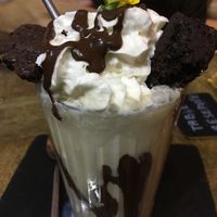 Freakshake at Aujourd'hui Demain Cafe in Paris